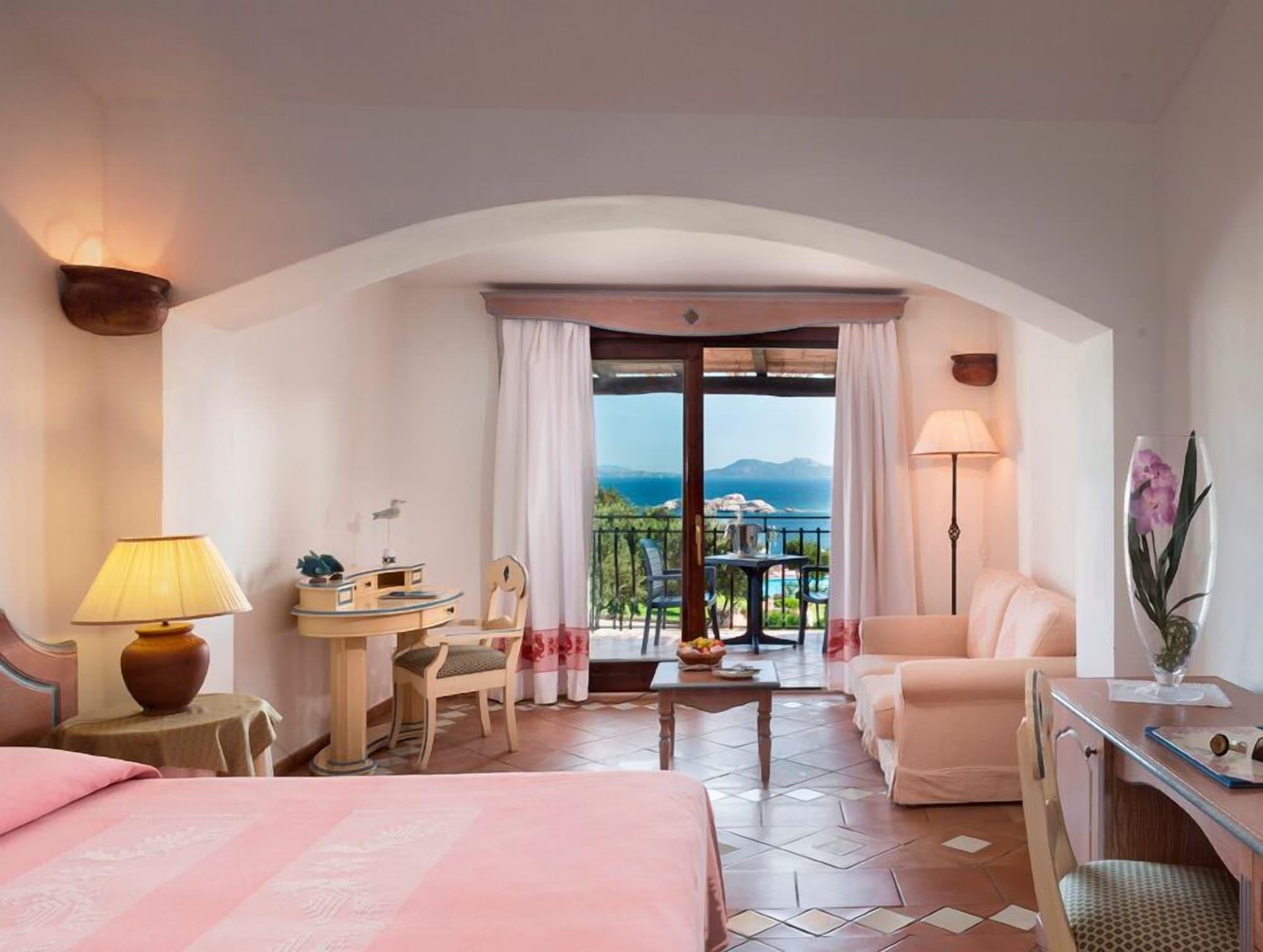 Hotel La Bisaccia Baja Sardinia Exterior foto