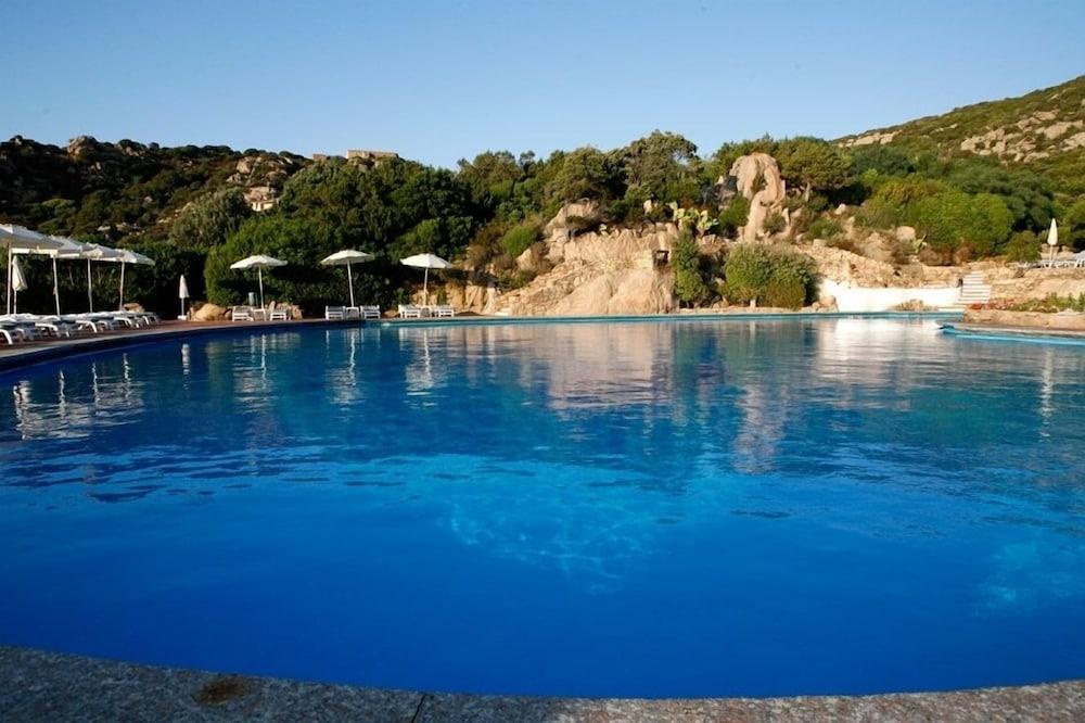 Hotel La Bisaccia Baja Sardinia Exterior foto